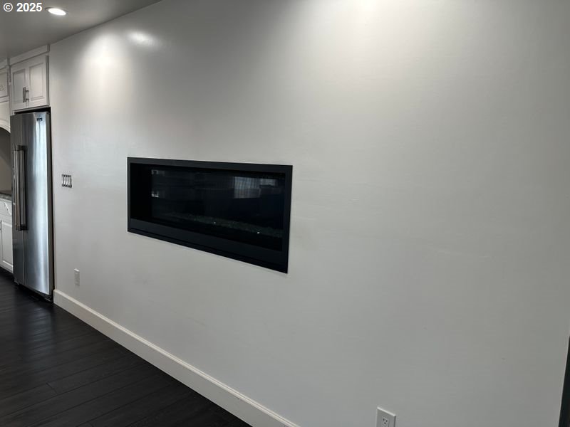 711 1st Street Brookings, OR 97415 - Photo 3 of 21 a picture of a hallway