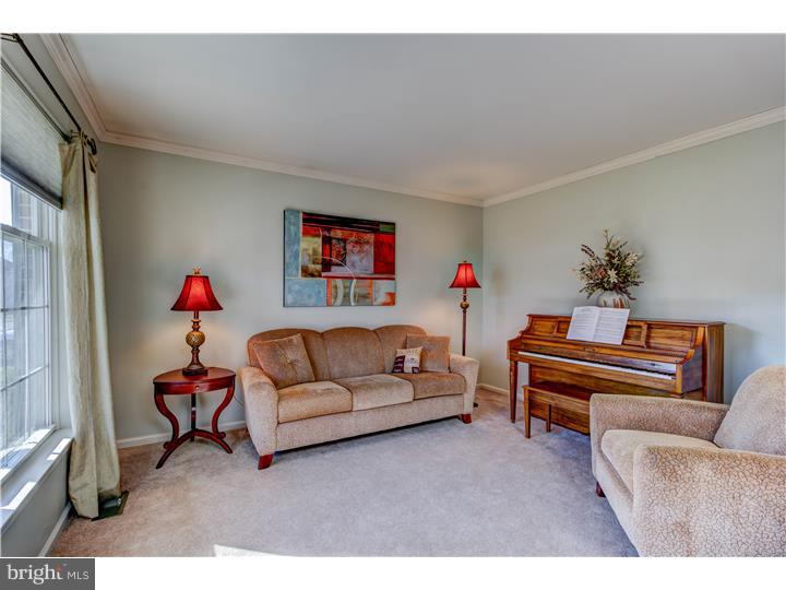 19 Savoy Road Newark, DE 19702 - Photo 5 of 25 Living Room