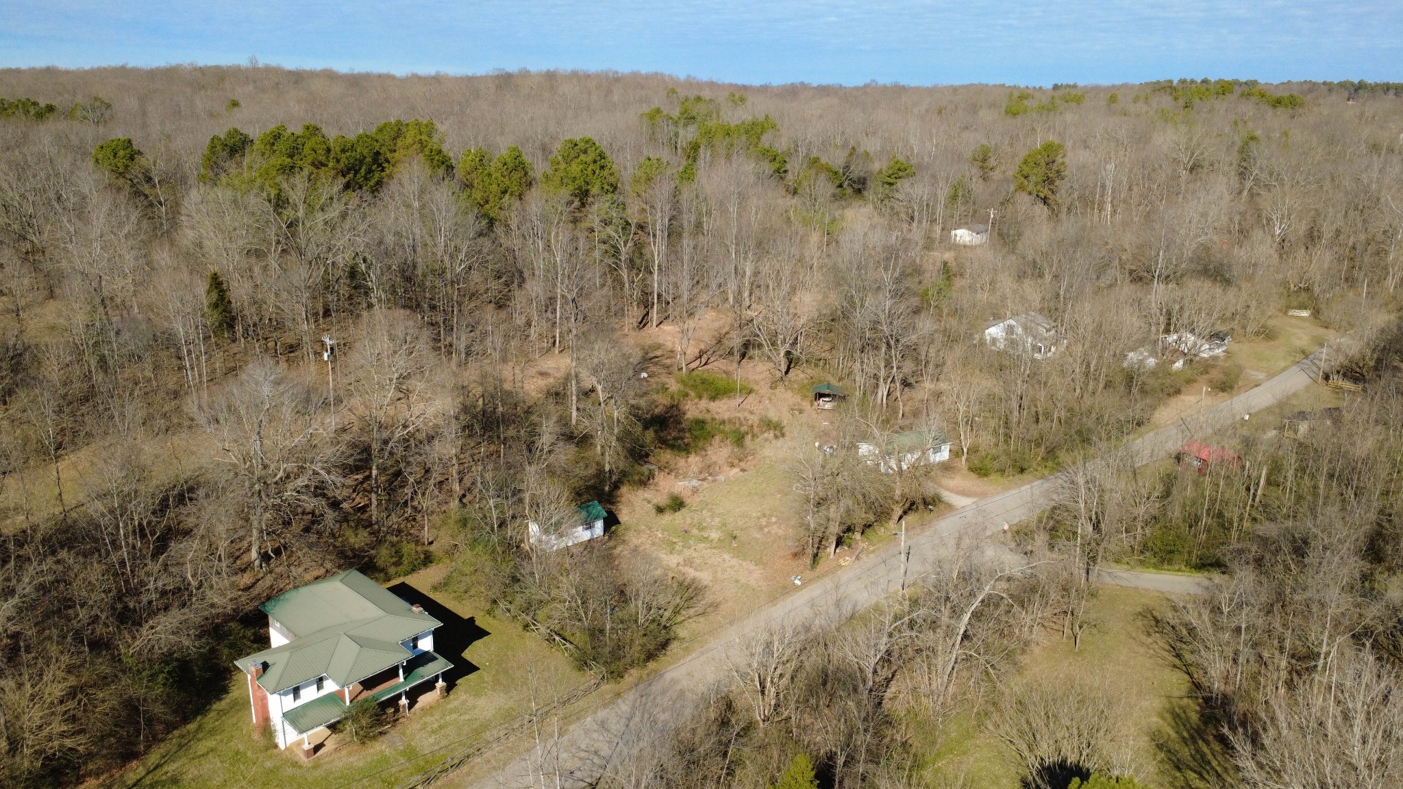 531 Big Rock Road Big Rock, TN 37023 - Photo 8 of 35 a view of a city with mountain