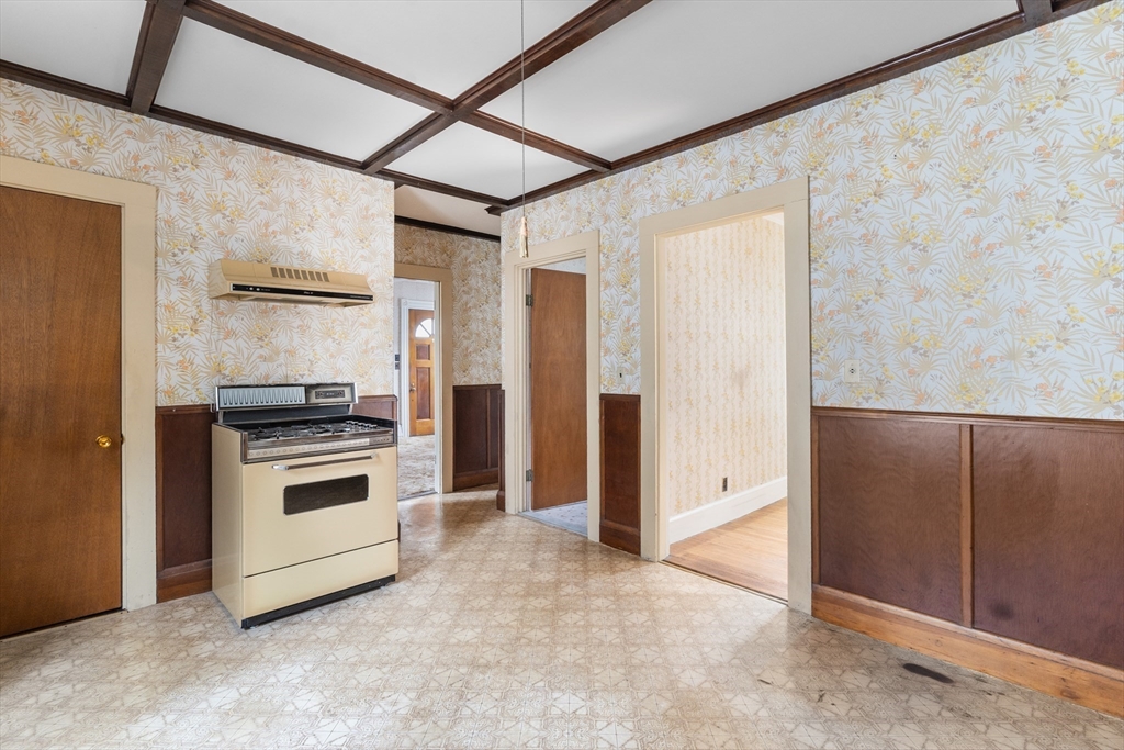 80 Walnut Street Lynn, MA 01905 - Photo 5 of 11