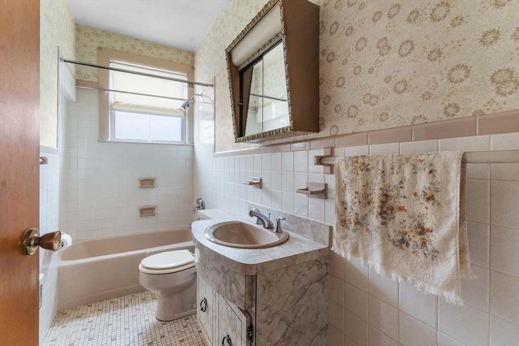 80 Walnut Street Lynn, MA 01905 - Photo 8 of 11