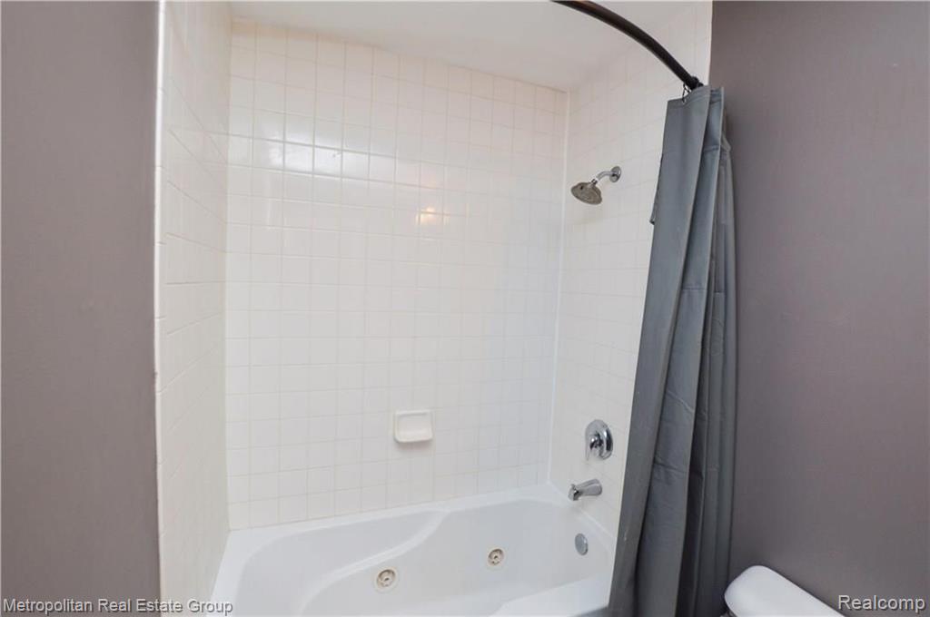 31623 Folsom Road Farmington Hills, MI 48336 - Photo 10 of 30