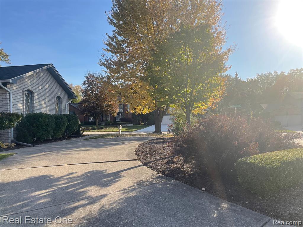 449 Silvervale Drive Rochester Hills, MI 48309 - Photo 27 of 34