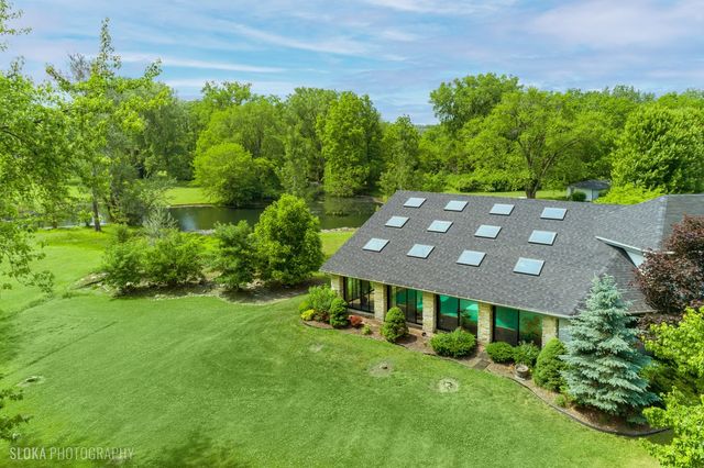 $1,950,000 | 153 Algonquin Road, Barrington Hills, IL 60010