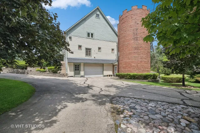$1,950,000 | 153 Algonquin Road, Barrington Hills, IL 60010