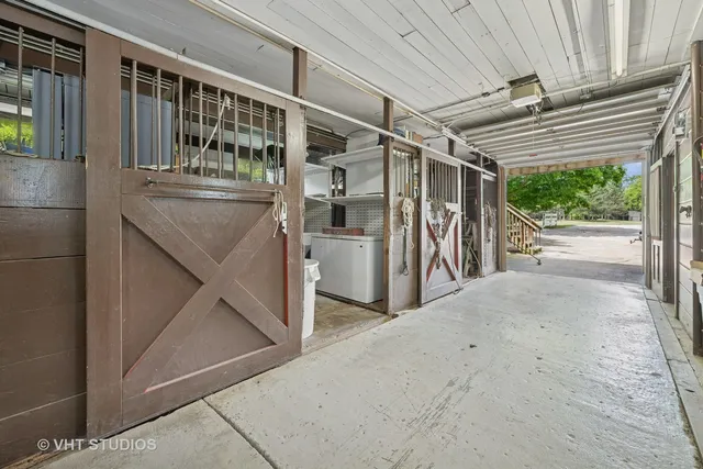 $1,950,000 | 153 Algonquin Road, Barrington Hills, IL 60010