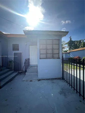 $1,100 | 1060 Northwest 116th Street, Unit 4, Miami, FL 33168
