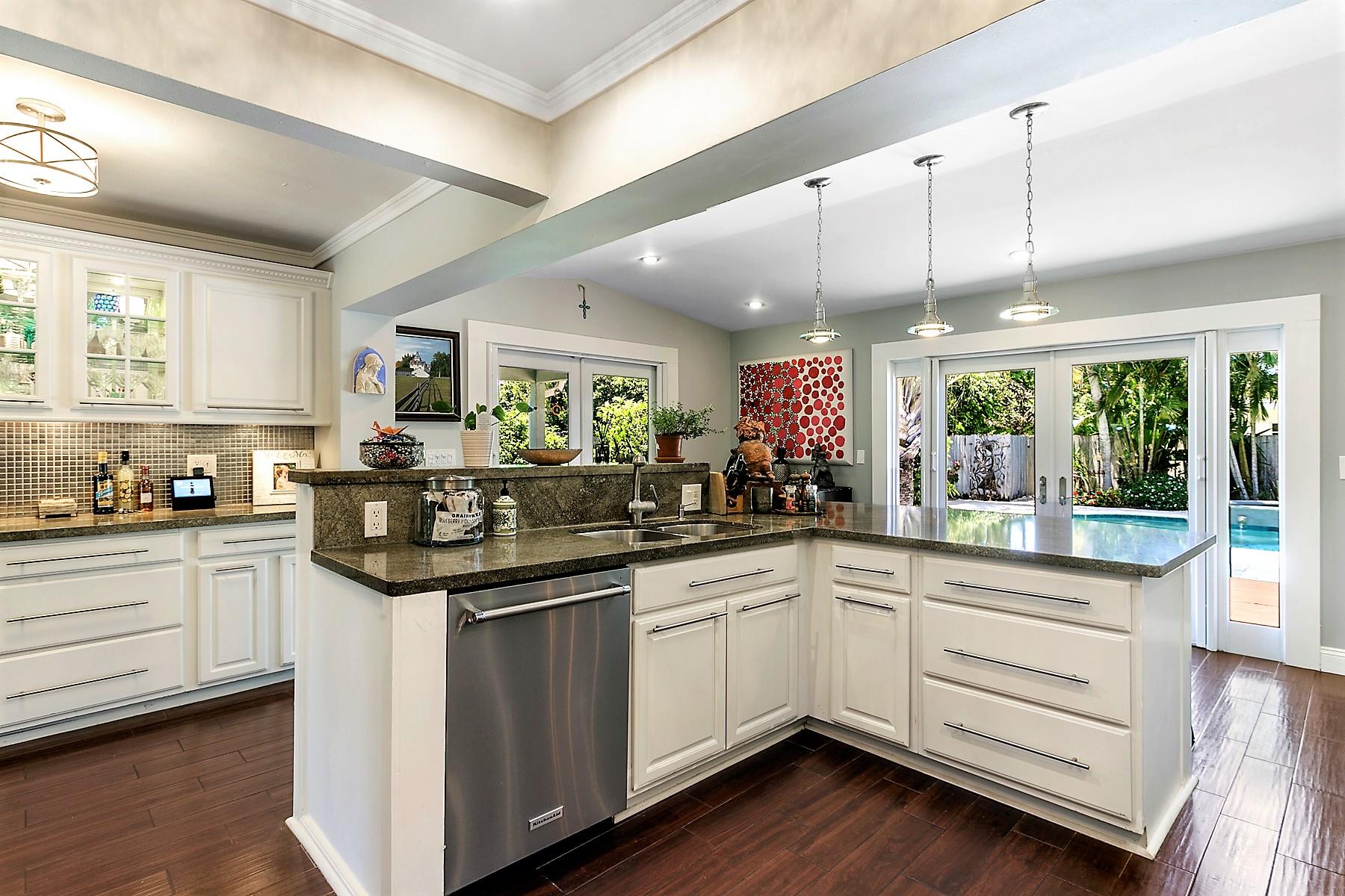 311 Ellamar Road West Palm Beach, FL 33405 - Photo 12 of 40 Kitchen 4_web