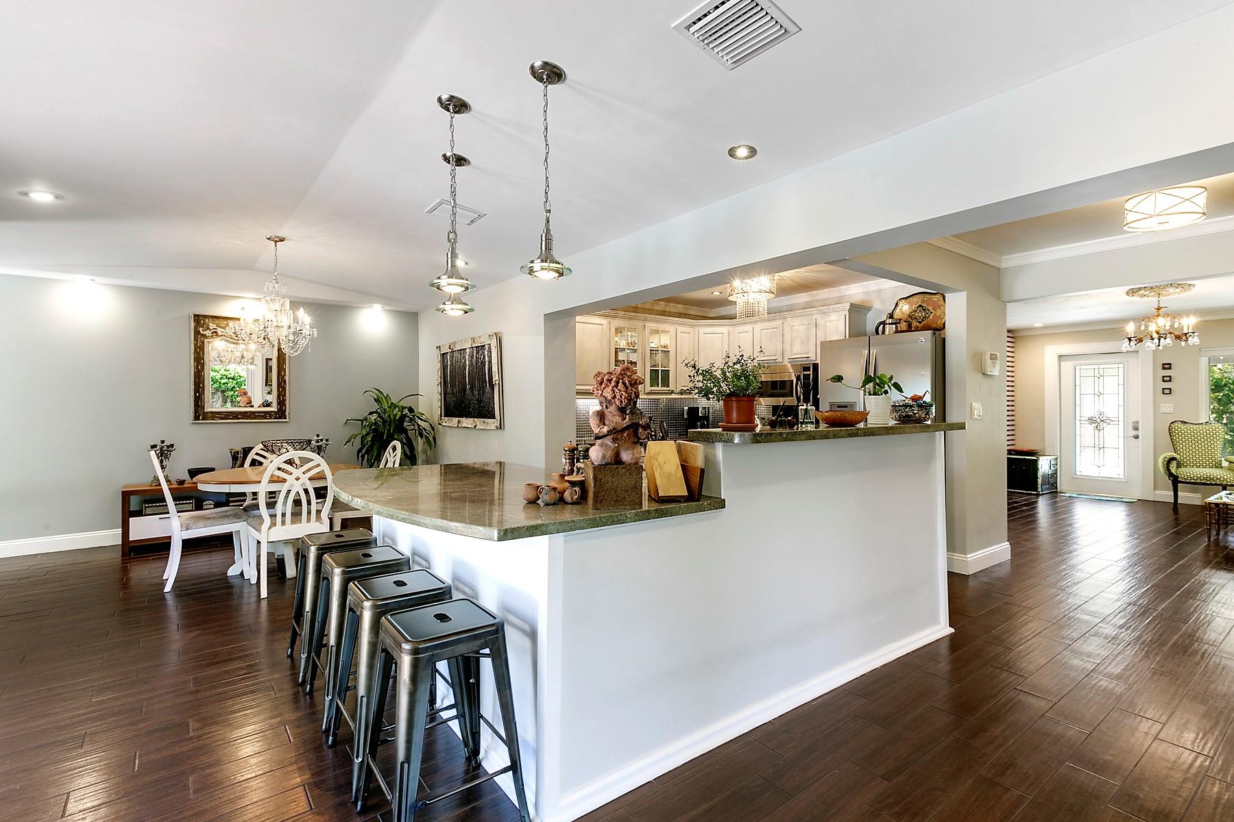 311 Ellamar Road West Palm Beach, FL 33405 - Photo 13 of 40 Kitchen+Bar 2_web