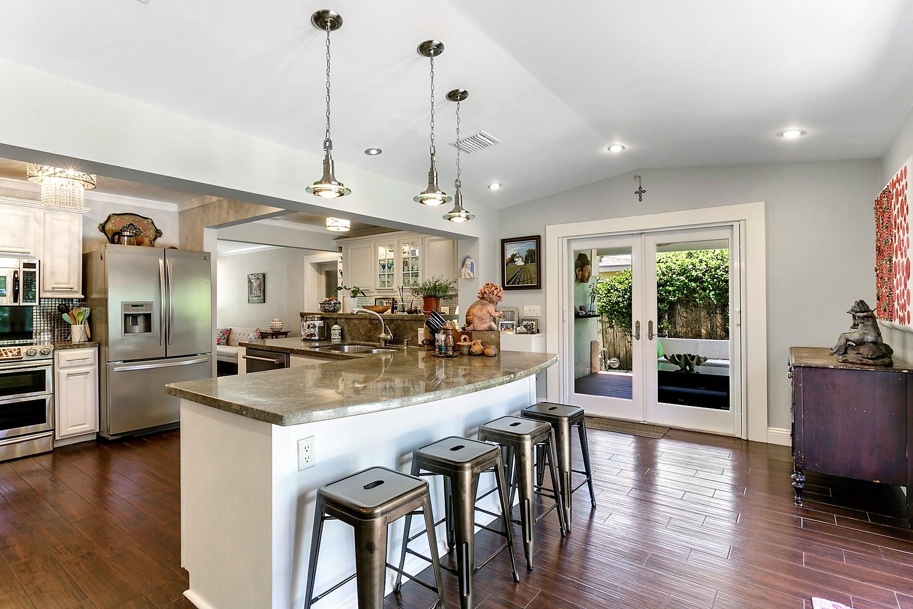 311 Ellamar Road West Palm Beach, FL 33405 - Photo 14 of 40 Kitchen+Bar_web