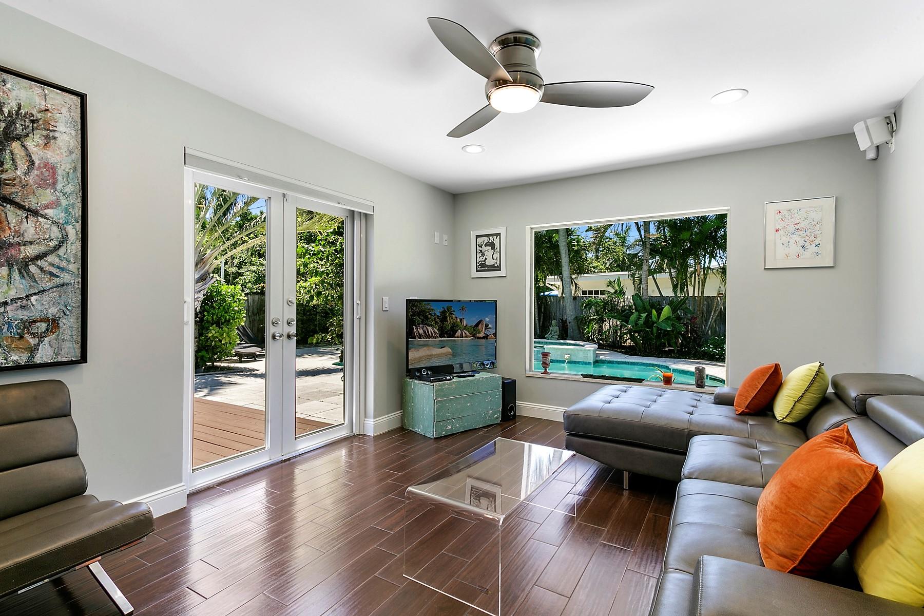 311 Ellamar Road West Palm Beach, FL 33405 - Photo 17 of 40 Family Room 2_web