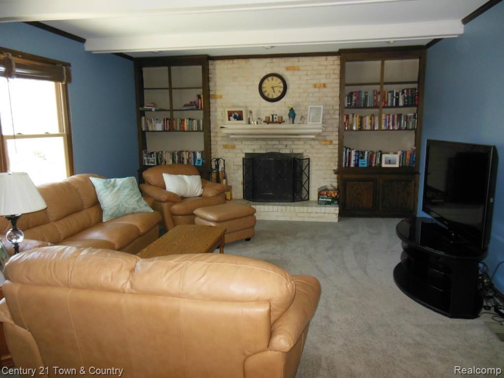 400 Tanglewood Drive Rochester, MI 48309 - Photo 15 of 52 024.jpg