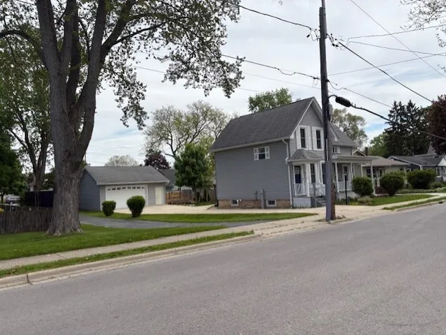 $250,000 | 43 North Green Street, Carpentersville, IL 60110