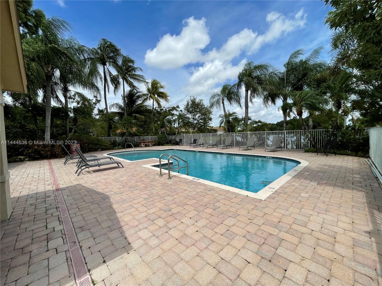 1535 Seabay Road Weston, FL 33326 - Photo 21 of 23 Gallery Image 21