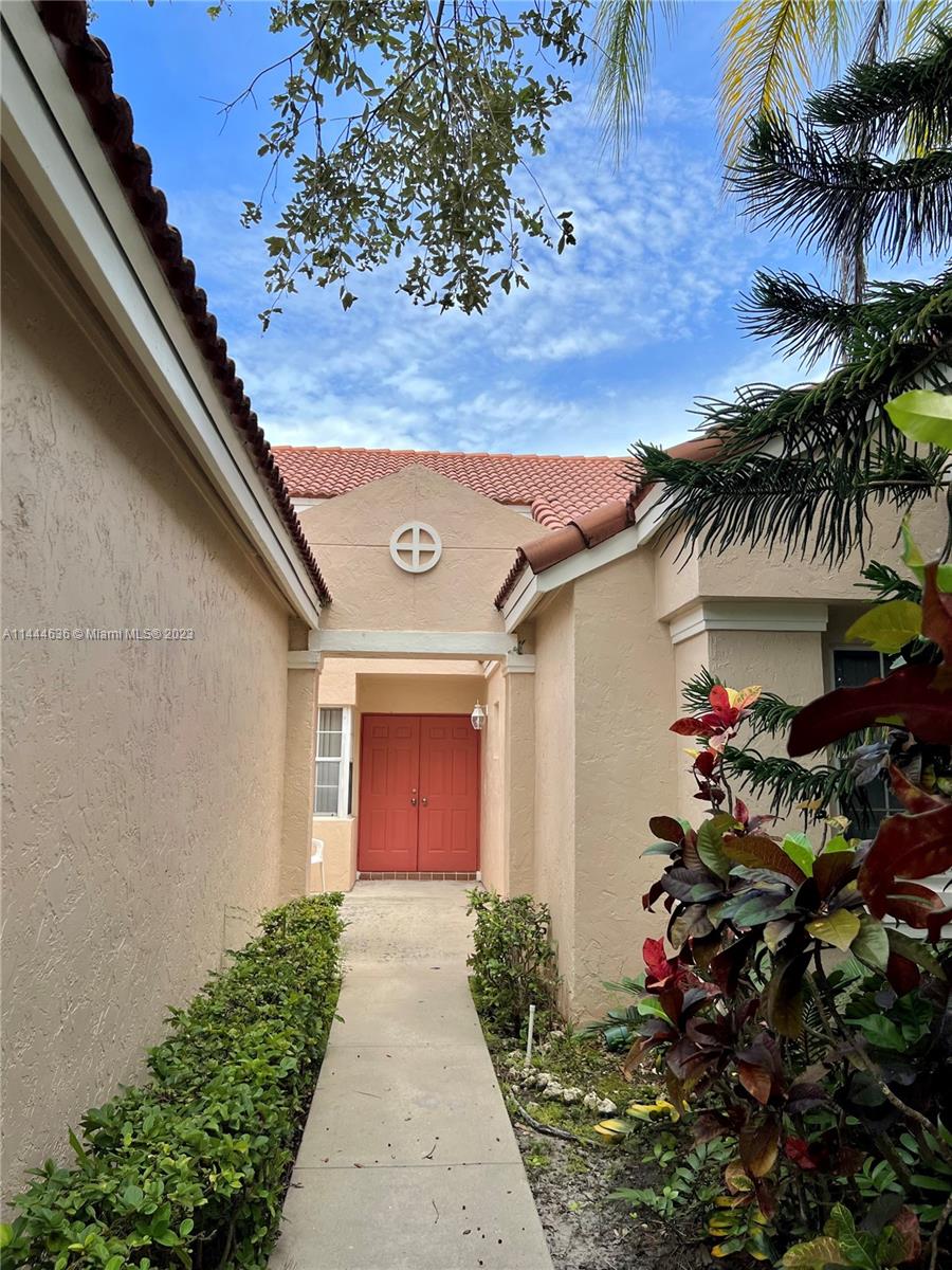 1535 Seabay Road Weston, FL 33326 - Photo 3 of 23 Gallery Image 3
