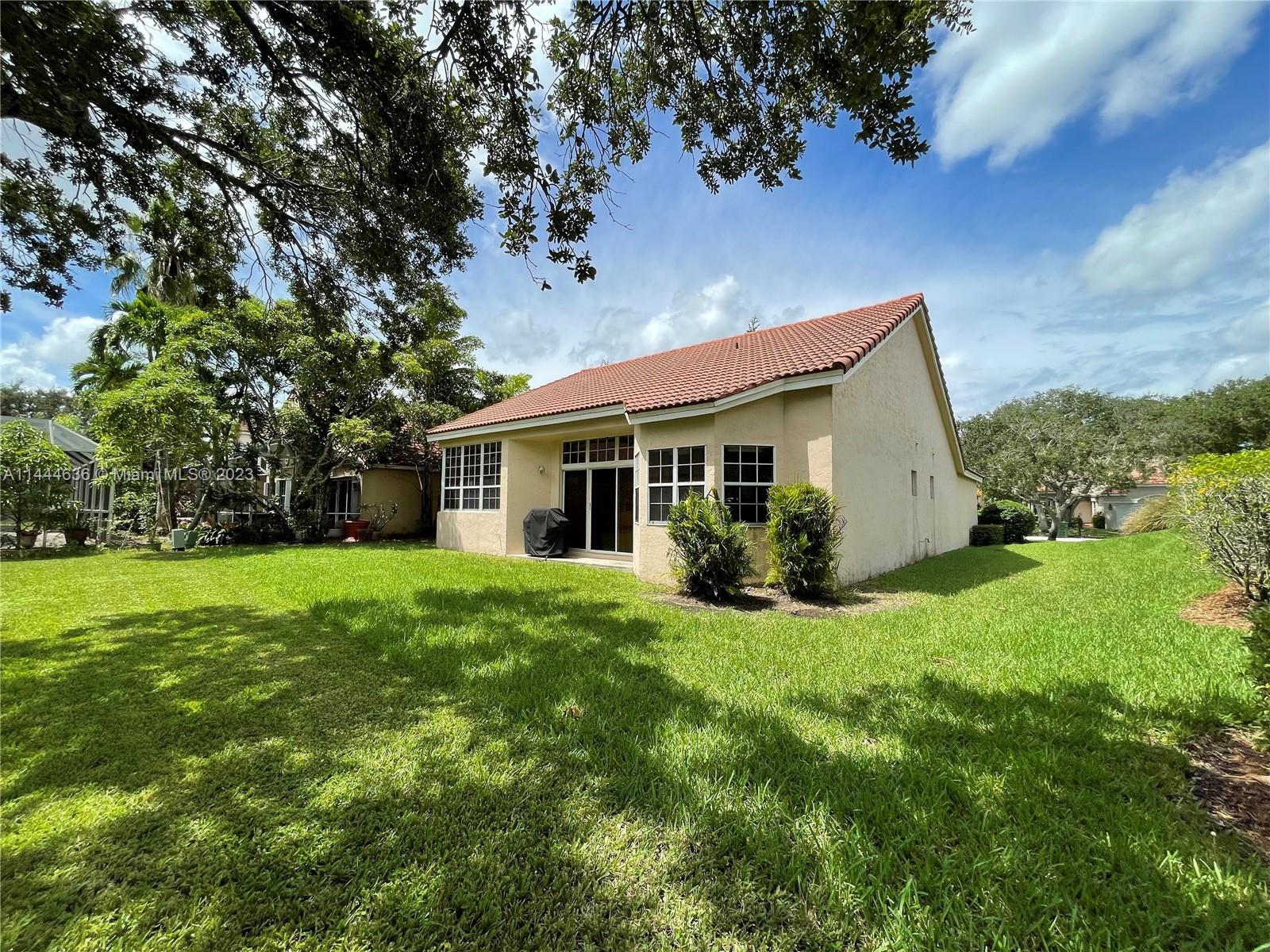 1535 Seabay Road Weston, FL 33326 - Photo 5 of 23 Gallery Image 5
