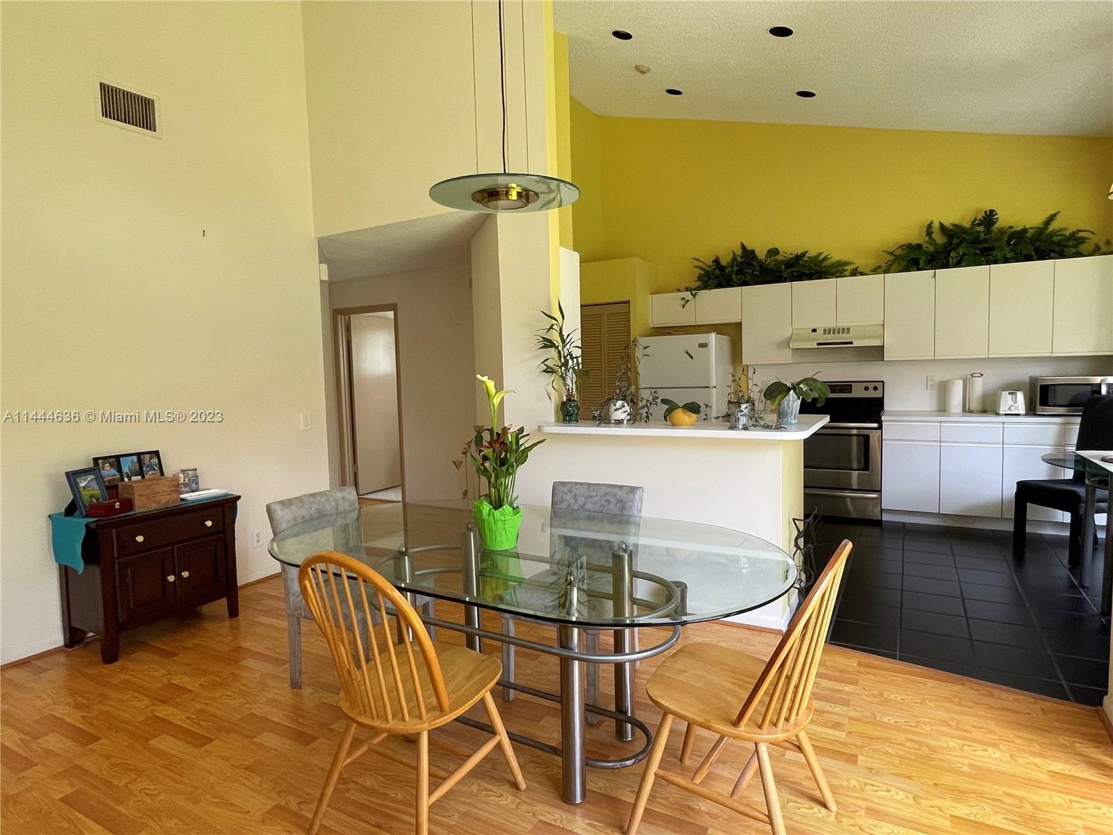 1535 Seabay Road Weston, FL 33326 - Photo 9 of 23 Gallery Image 9