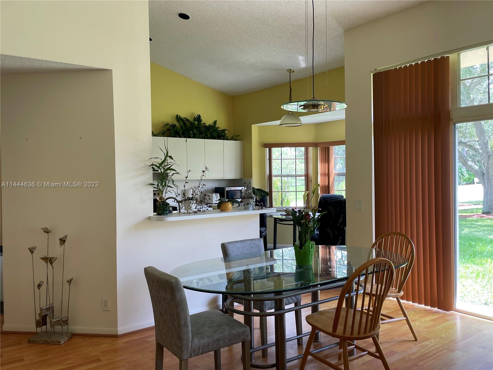 1535 Seabay Road Weston, FL 33326 - Photo 10 of 23 Gallery Image 10