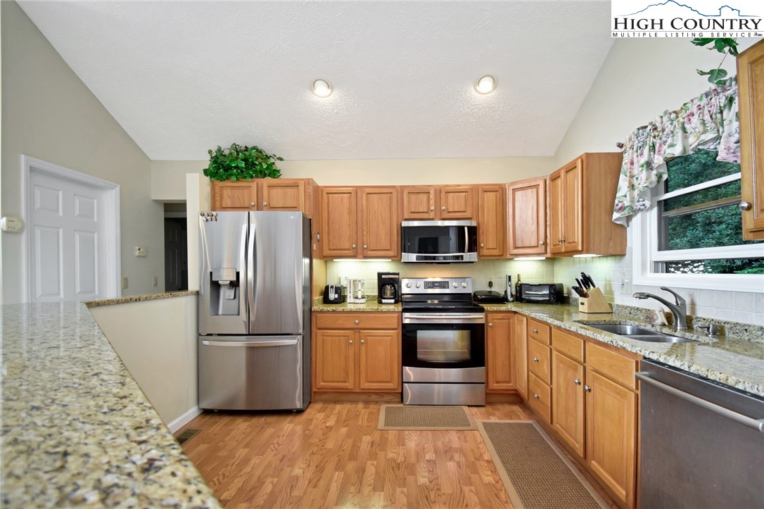 313 Ridgeview Road Sugar Mountain, NC 28604 - Photo 12 of 34 Gallery Image 12