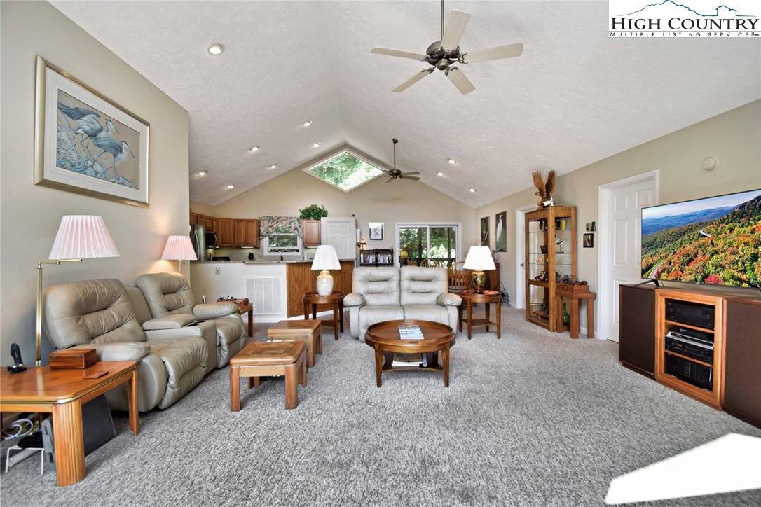 313 Ridgeview Road Sugar Mountain, NC 28604 - Photo 10 of 34 Gallery Image 10