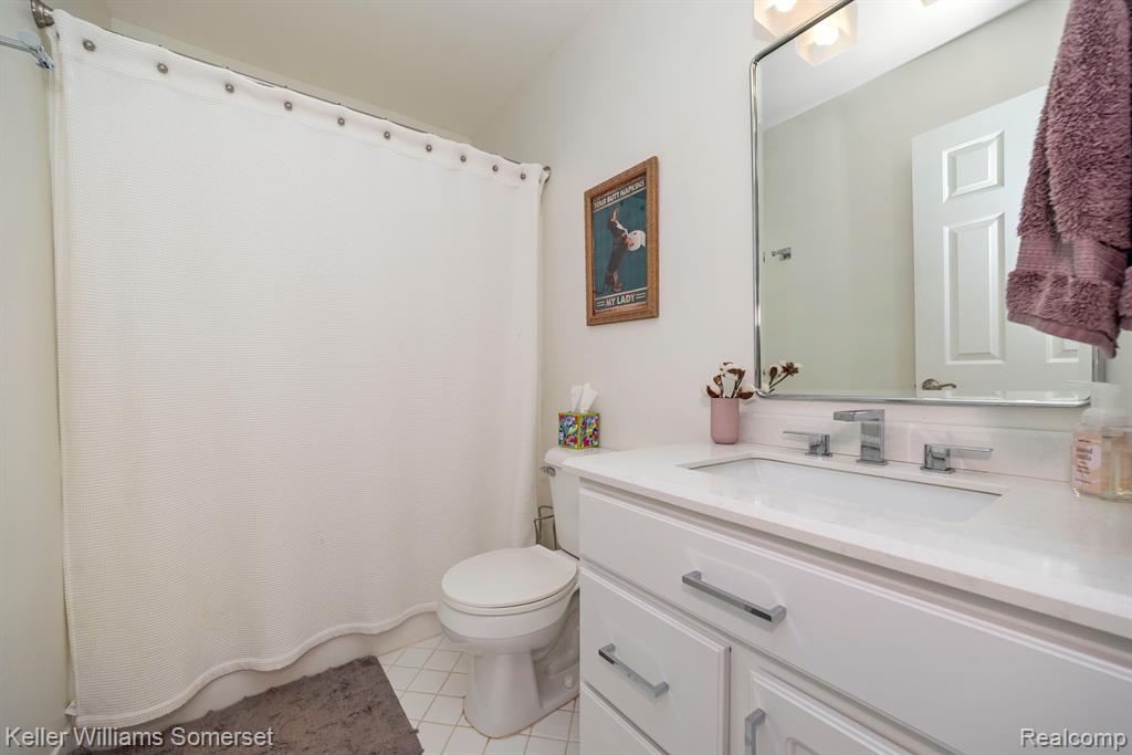 9732 Forest Ridge Drive Clarkston, MI 48348 - Photo 19 of 42 Gallery Image 19
