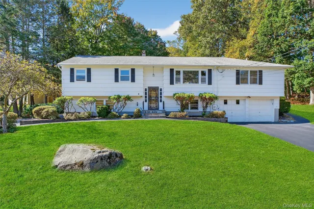 $675,000 | 97 Friendly Road, Mahopac, NY 10541