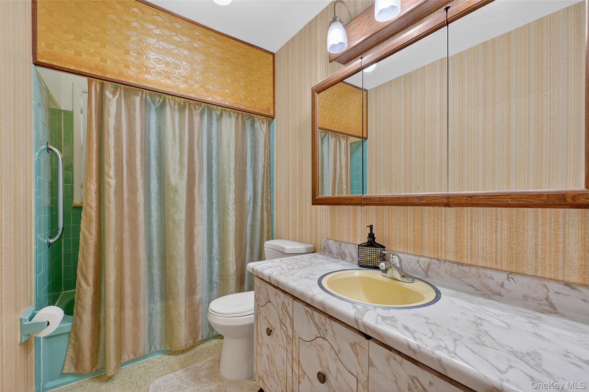 97 Friendly Road Mahopac, NY 10541 - Photo 17 of 49 Main house full bath