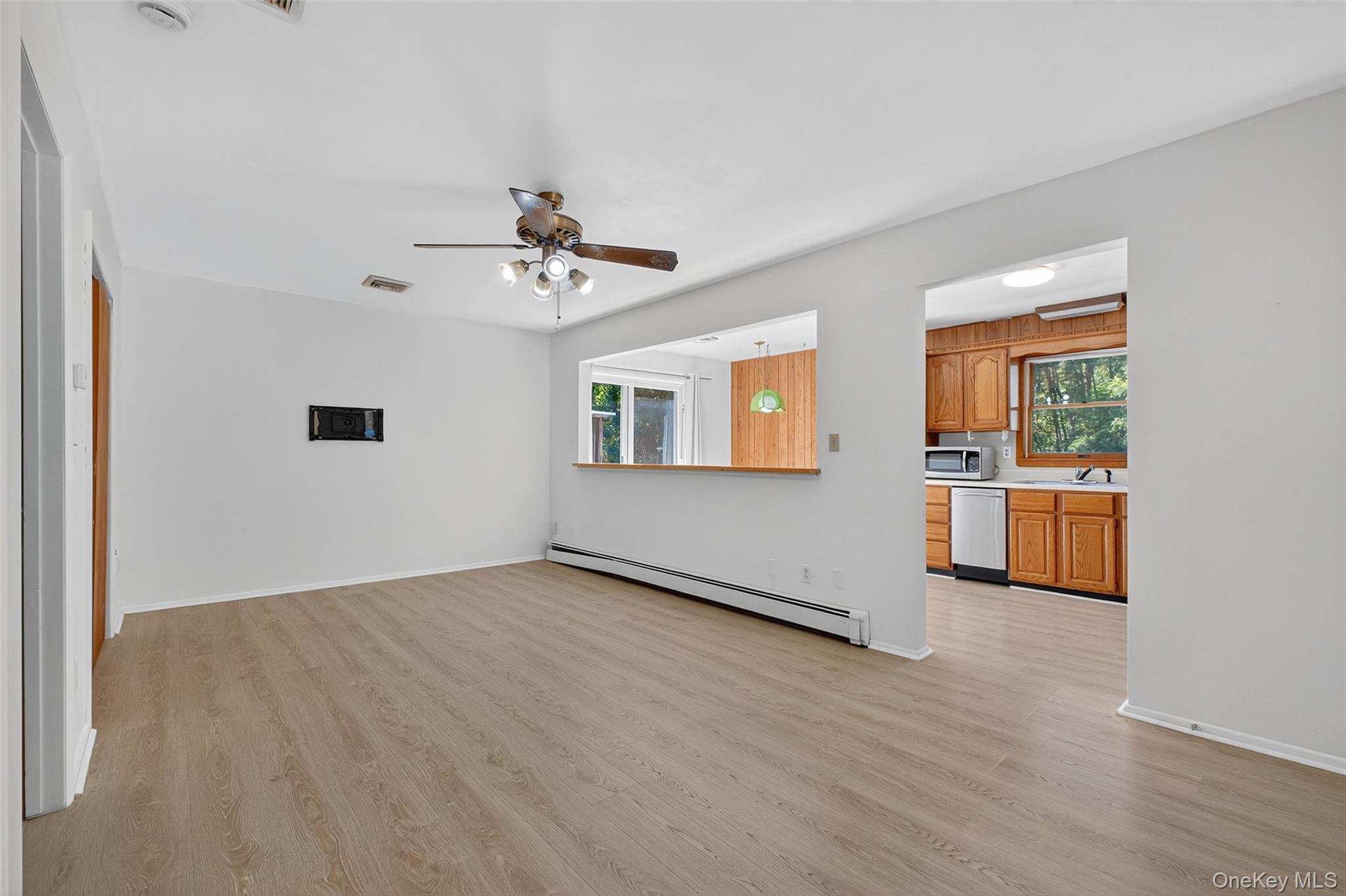 97 Friendly Road Mahopac, NY 10541 - Photo 33 of 49 Accessory apartment living room