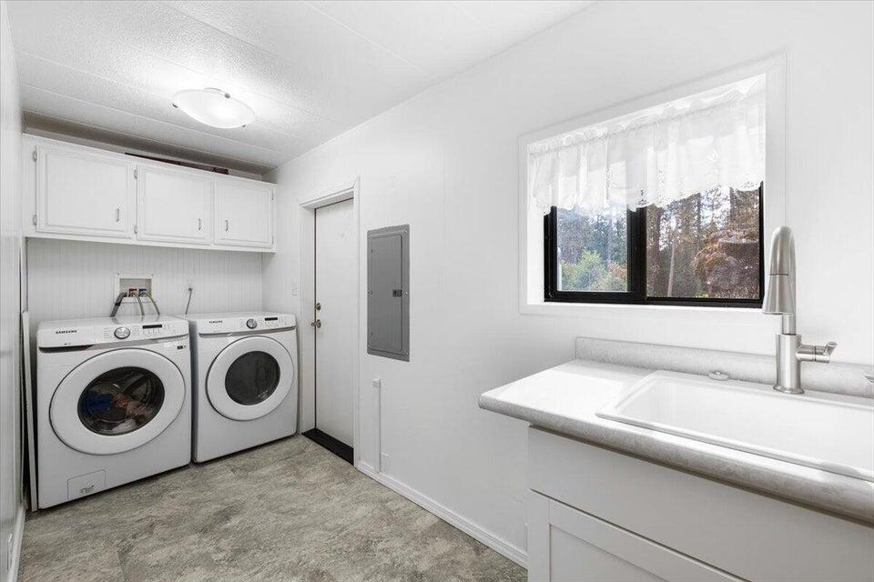 1399 Kubli Road Grants Pass, OR 97527 - Photo 14 of 39 20241029202148777131000000-o