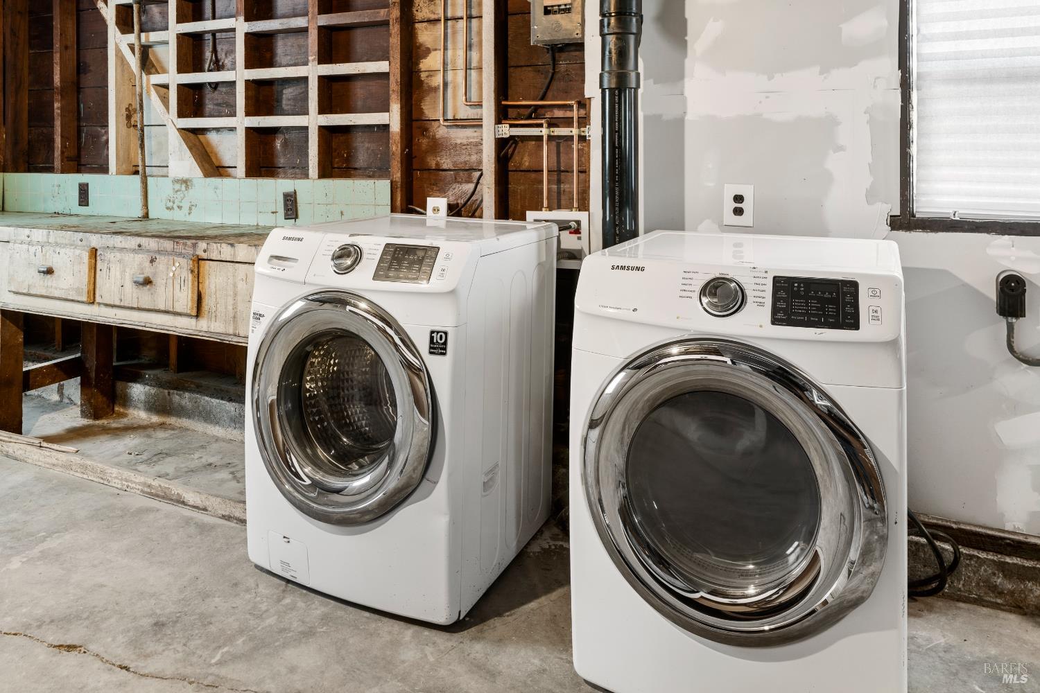 1402 Rice Street Vallejo, CA 94590 - Photo 44 of 55 a utility room with dryer and washer