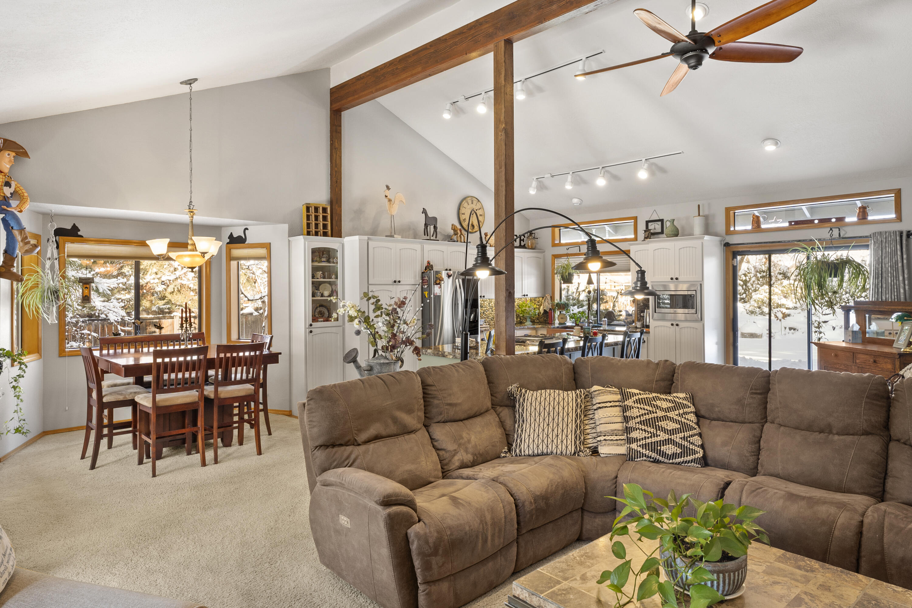 61202 Ladera Road Bend, OR 97702 - Photo 10 of 35 DSC01252