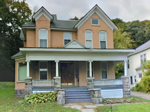 $254,000 | 227 Douglas Avenue, Kalamazoo, MI 49007