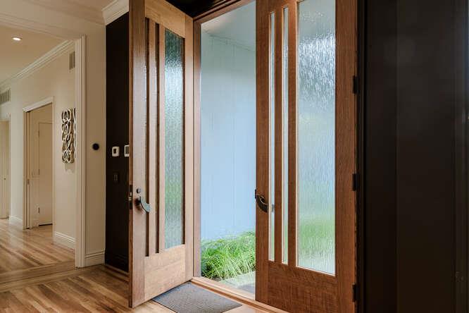 747 Bromfield Road Hillsborough, CA 94010 - Photo 5 of 76