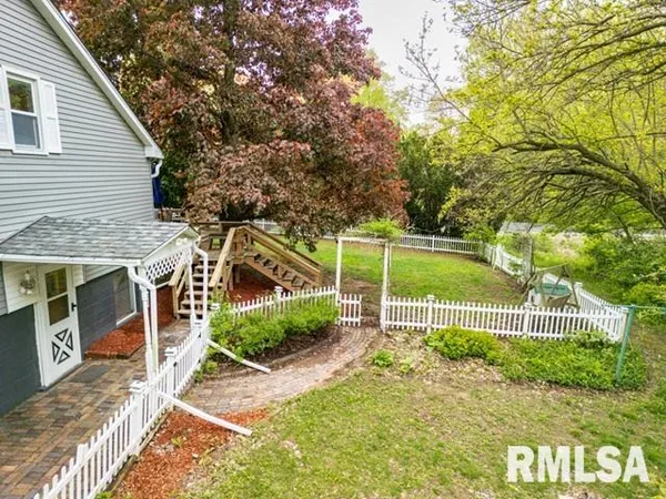 $250,000 | 14509 North Centerville Road, Edelstein, IL 61526