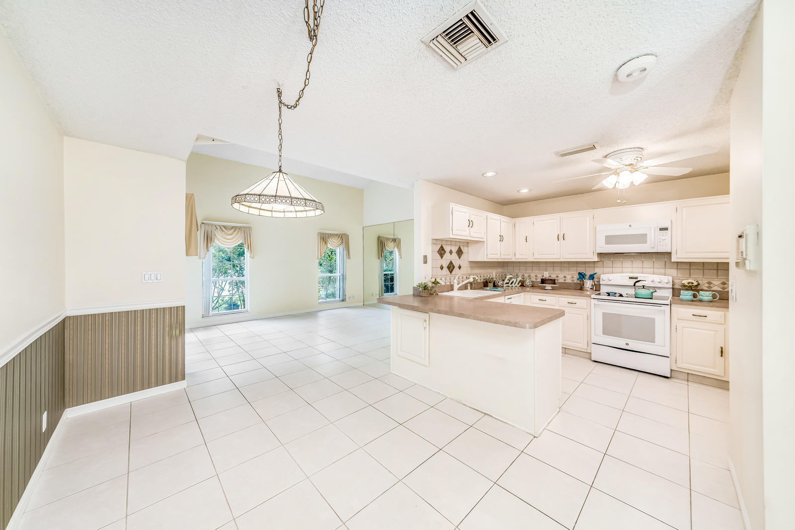 7430 Chablis Court Boca Raton, FL 33433 - Photo 12 of 47 Dining Area