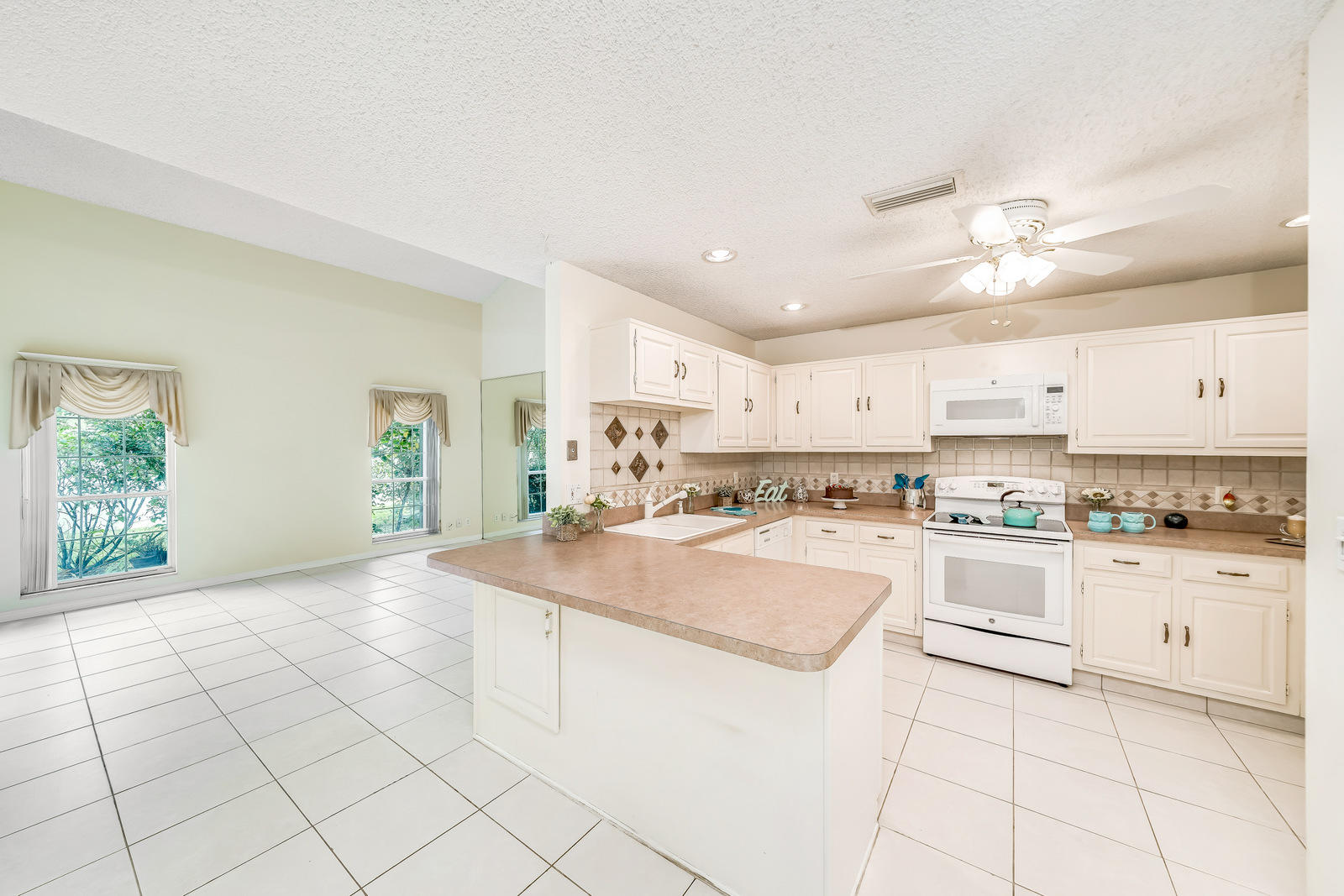 7430 Chablis Court Boca Raton, FL 33433 - Photo 13 of 47 Kitchen