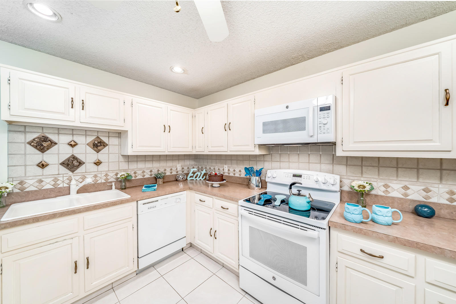 7430 Chablis Court Boca Raton, FL 33433 - Photo 15 of 47 Kitchen