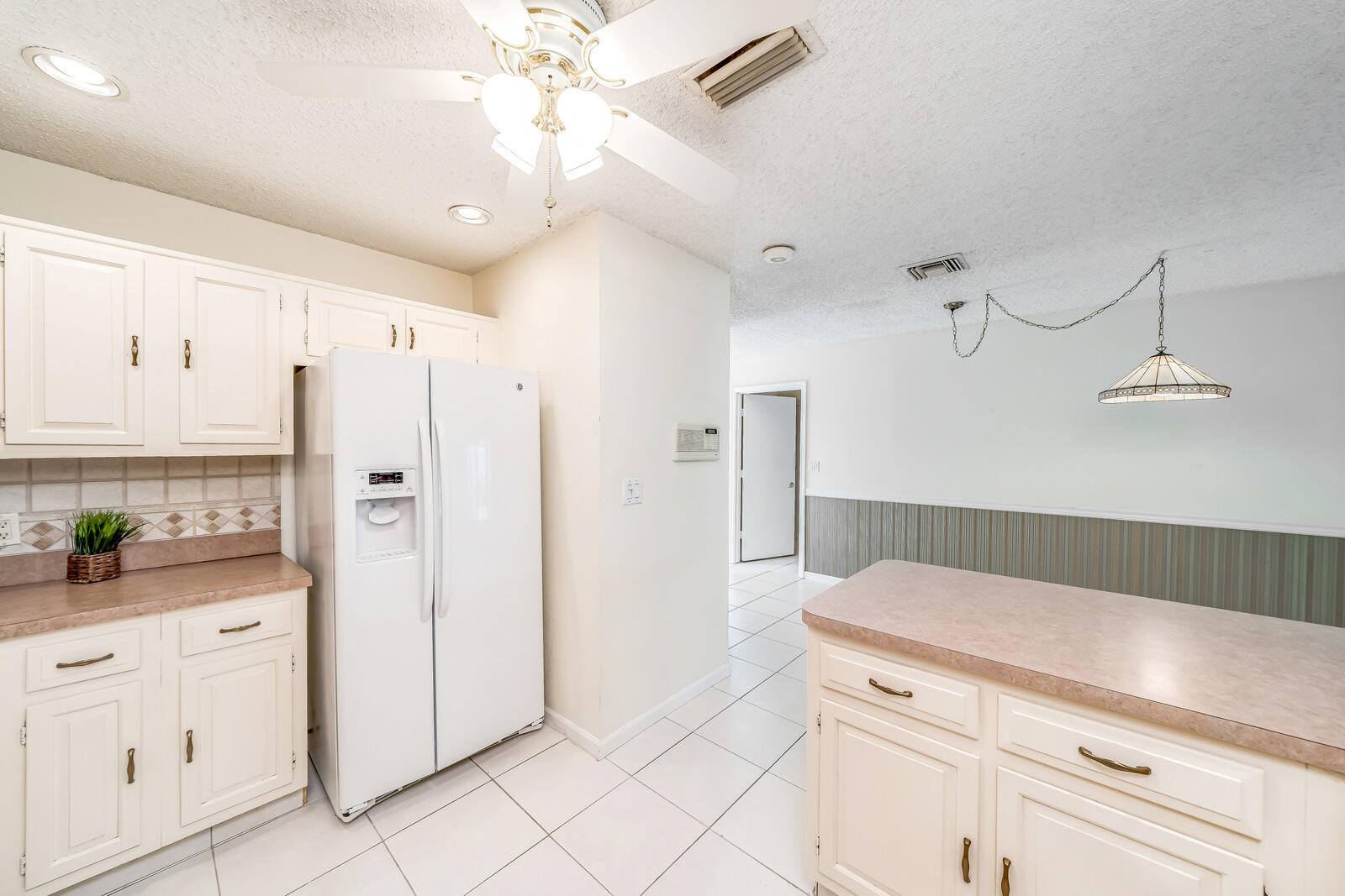7430 Chablis Court Boca Raton, FL 33433 - Photo 17 of 47 Kitchen