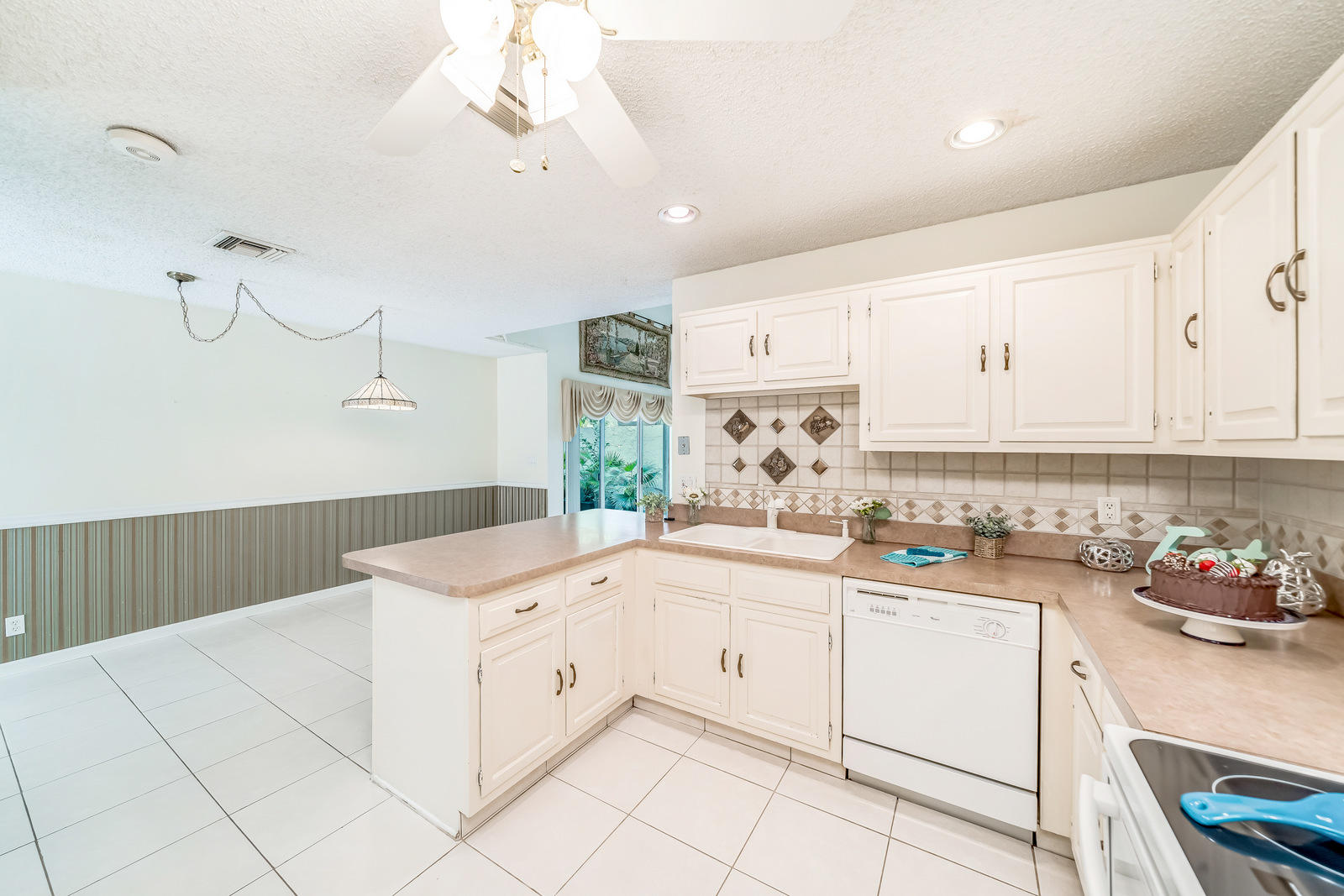 7430 Chablis Court Boca Raton, FL 33433 - Photo 18 of 47 Kitchen
