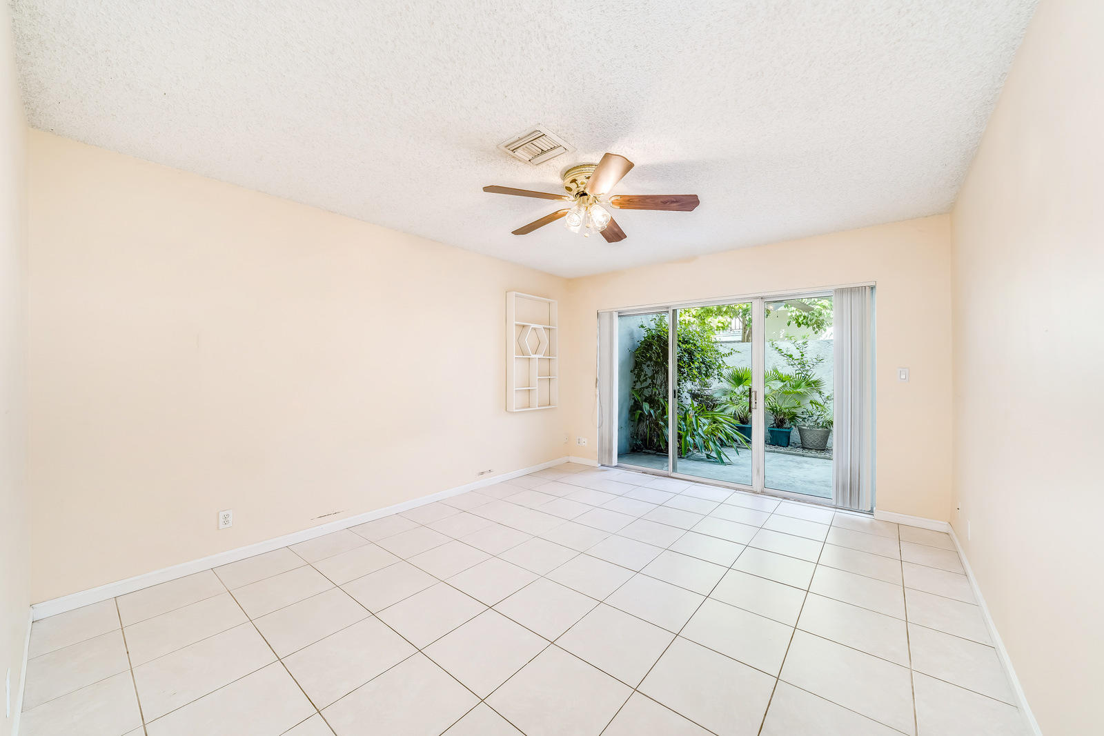 7430 Chablis Court Boca Raton, FL 33433 - Photo 29 of 47 Master Down