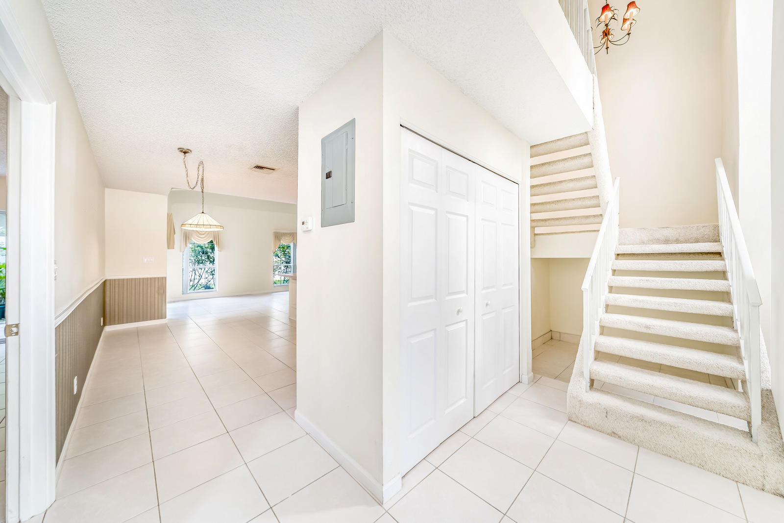 7430 Chablis Court Boca Raton, FL 33433 - Photo 10 of 47 Foyer