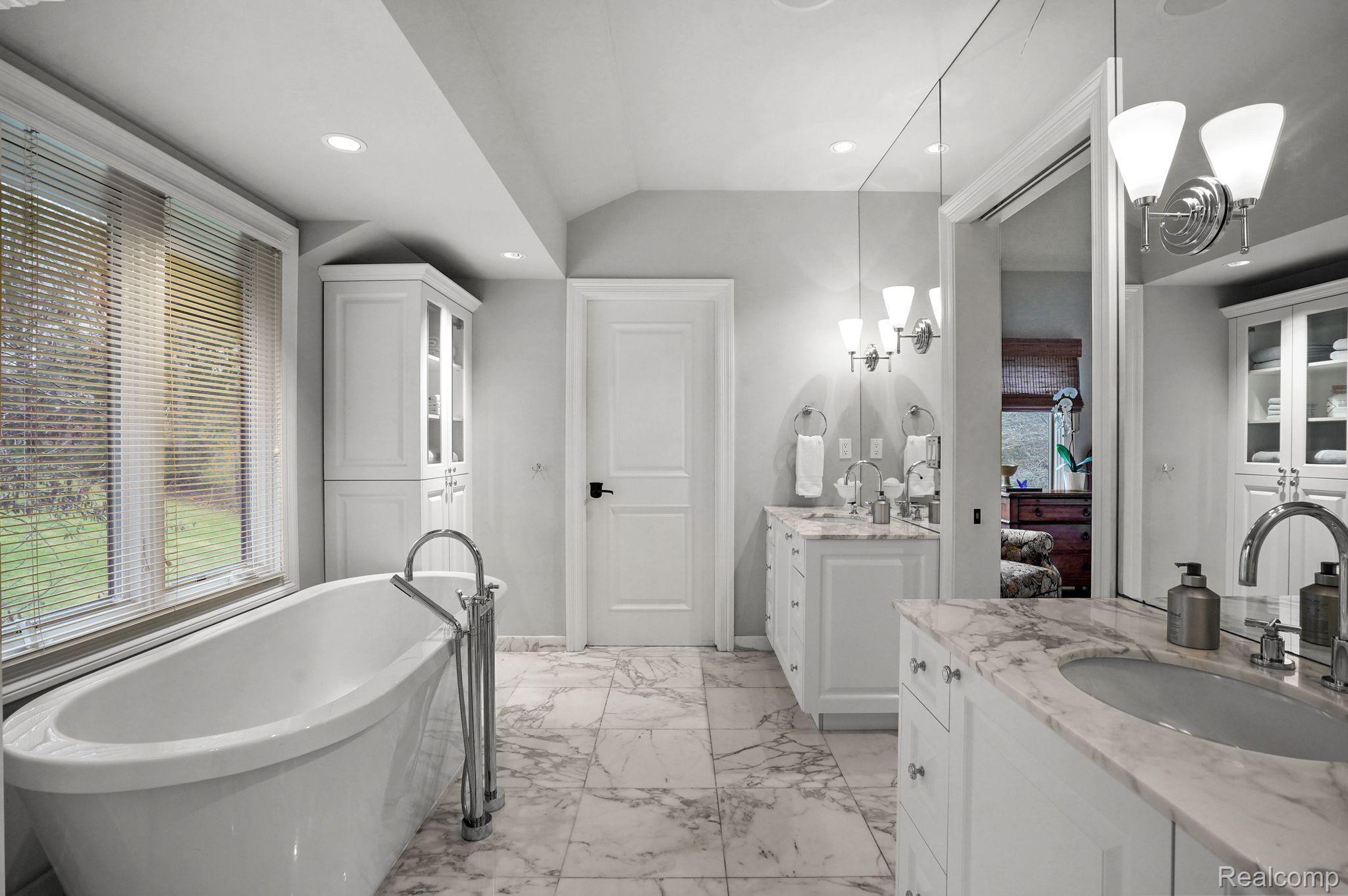 26025 Woodlore Road Franklin, MI 48025 - Photo 23 of 49 Gallery Image 23