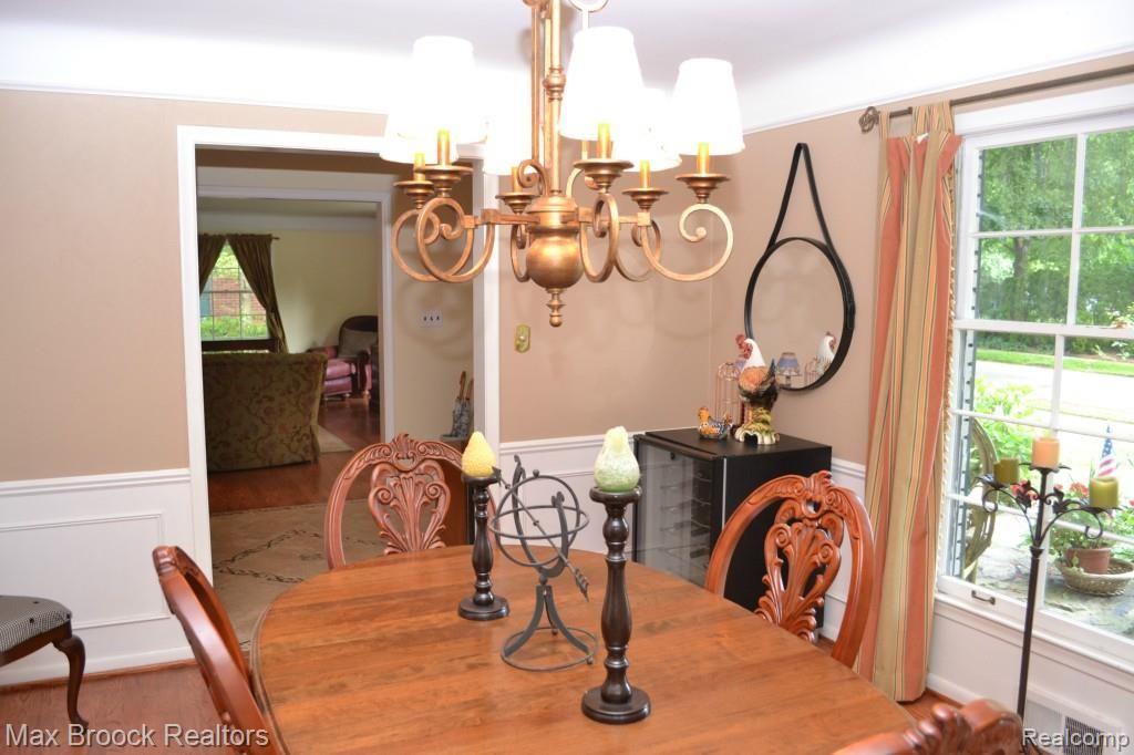 2515 Amberly Road Bloomfield Hills, MI 48301 - Photo 19 of 26 DSC_0224.jpg