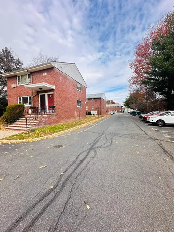 $1,850 | 241 West Passaic Street, Unit 12B, Rochelle Park, NJ 07662