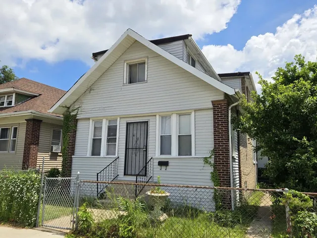 $250,000 | 8151 South Bennett Avenue, Chicago, IL 60617