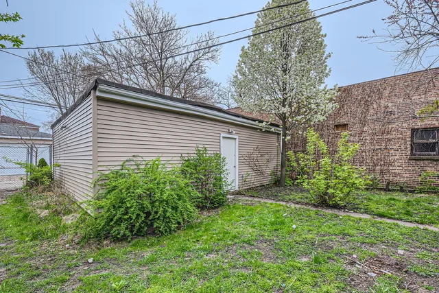 $250,000 | 8151 South Bennett Avenue, Chicago, IL 60617