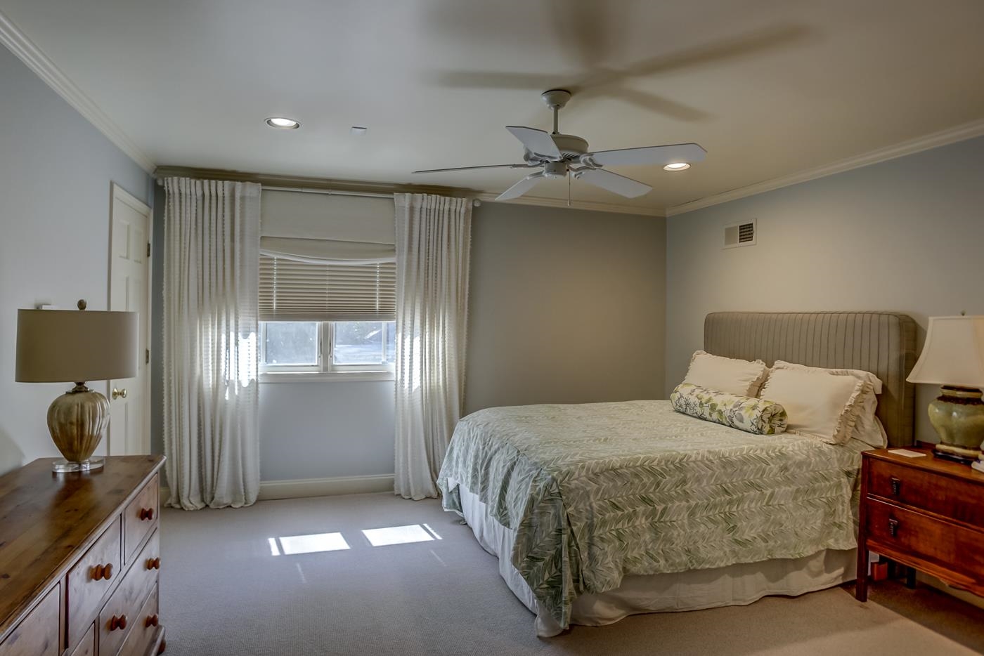 4481 Barfield Road Memphis, TN 38117 - Photo 23 of 32 a bedroom with a bed and a window