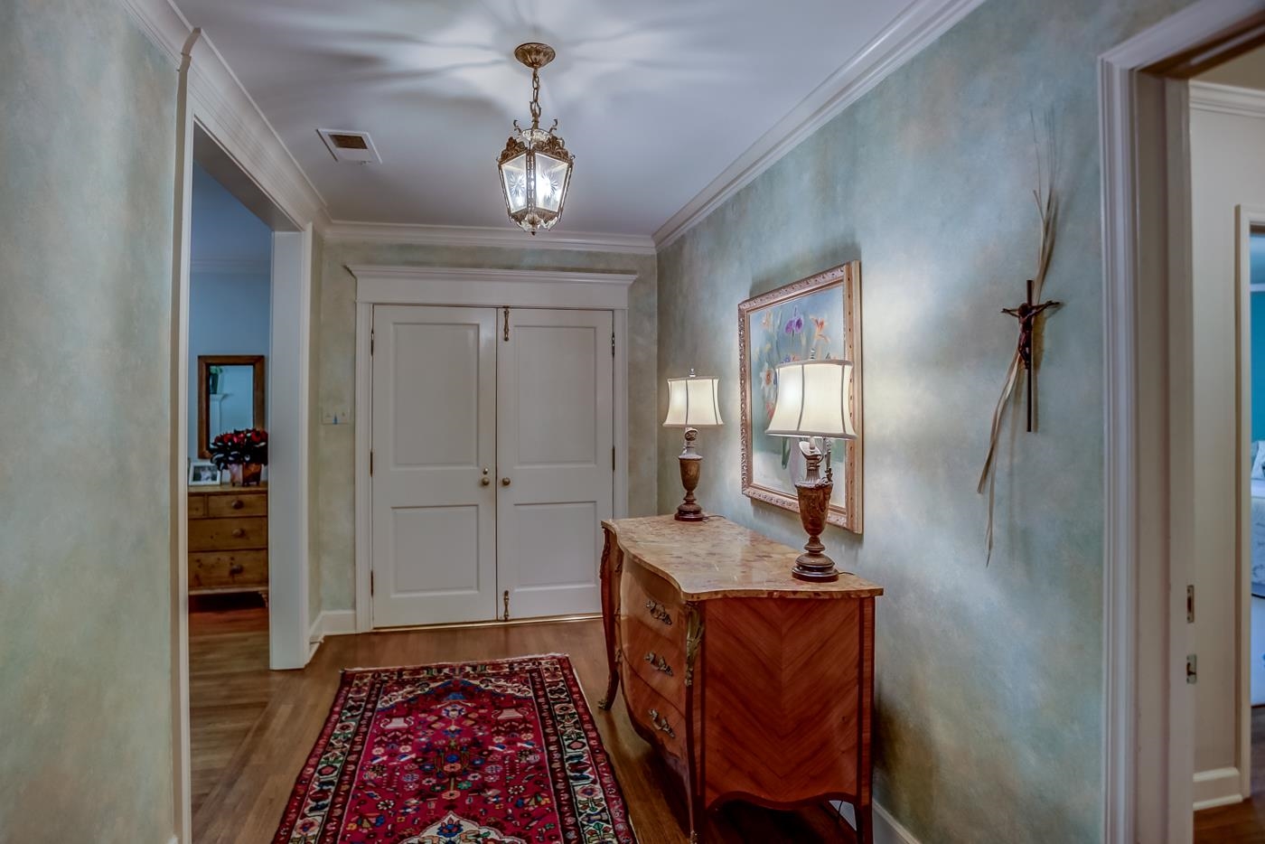 4481 Barfield Road Memphis, TN 38117 - Photo 3 of 32 a very nice looking room with a chandelier
