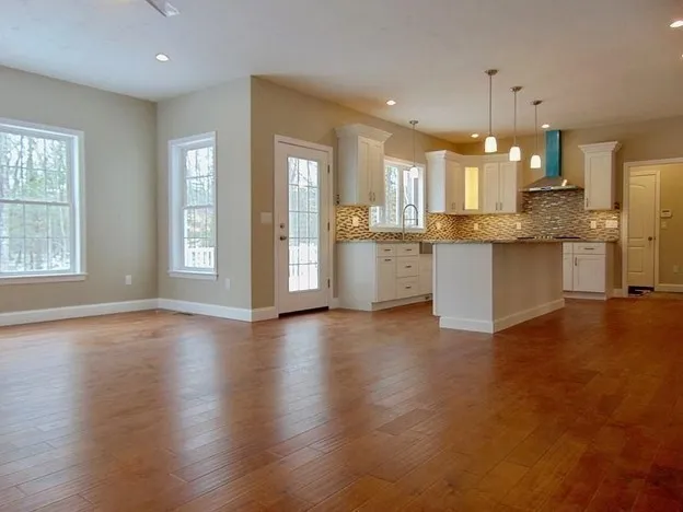 $6,000 | 40 Green Street, Foxboro, MA 02035