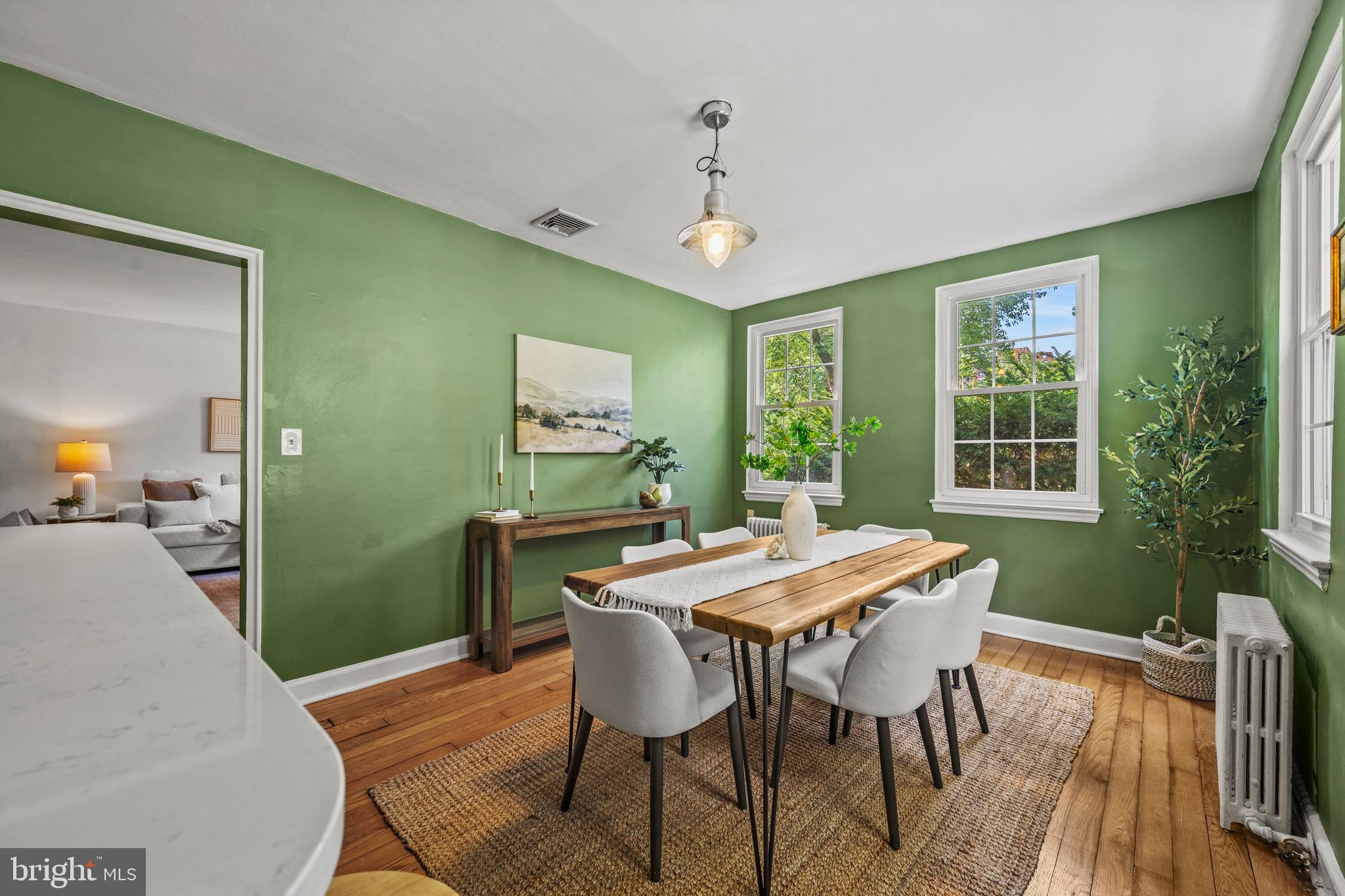 5203 Falls Road, Unit 6 Baltimore, MD 21210 - Photo 11 of 34 Dining Room
